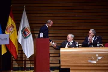 Jerónimo Saavedra recibe la más alta distinción de la Gran Logia de España/TA.